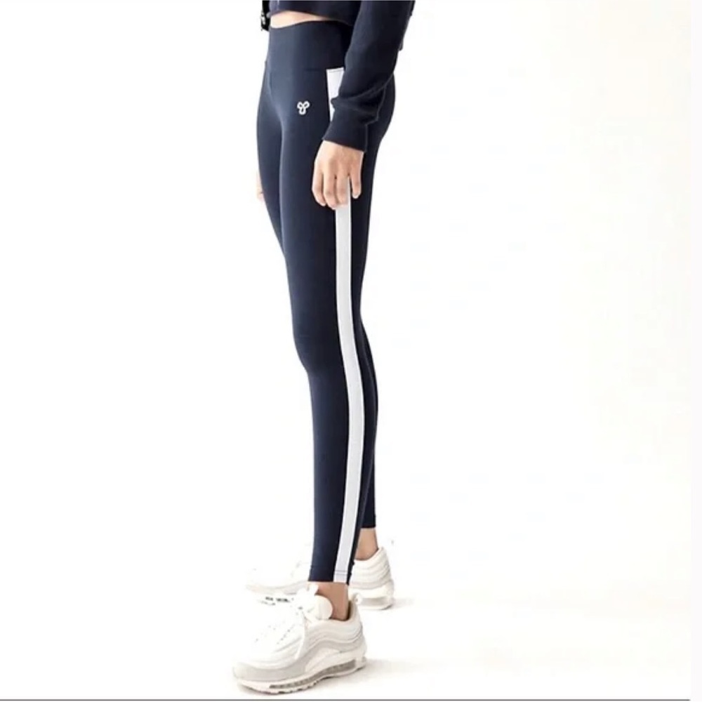 Aritzia TNA Equator Leggings White Stripe Stretch Cotton Yoga Legging Black Logo